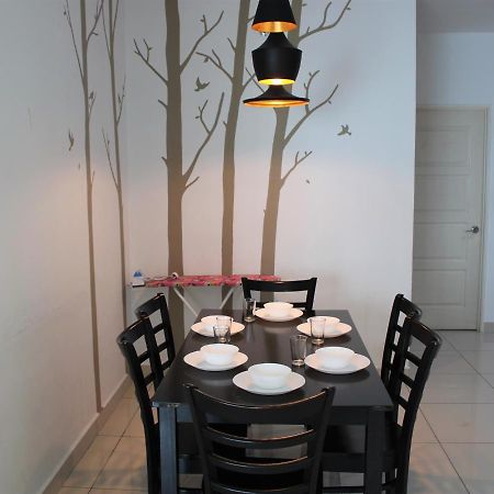Mansion One Seaview Georgetown 2Br 6 Pax Daire Dış mekan fotoğraf